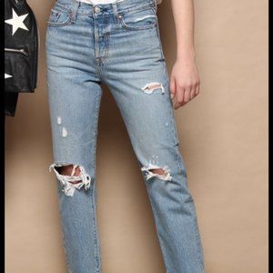 Levi’s Wedgie Straight in Authentically Yours